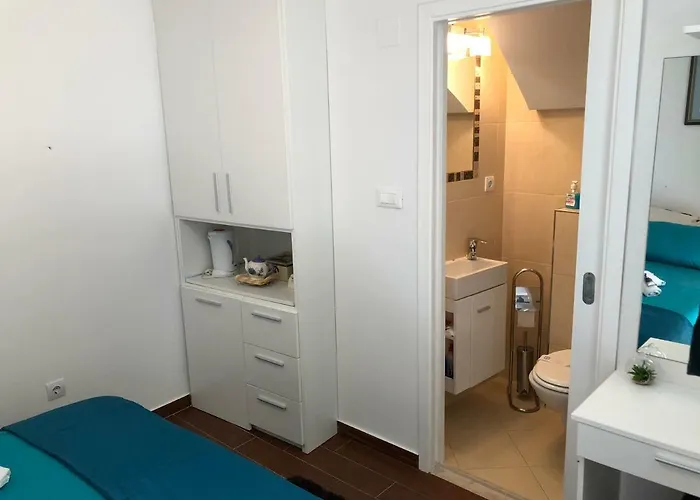 Room Lana